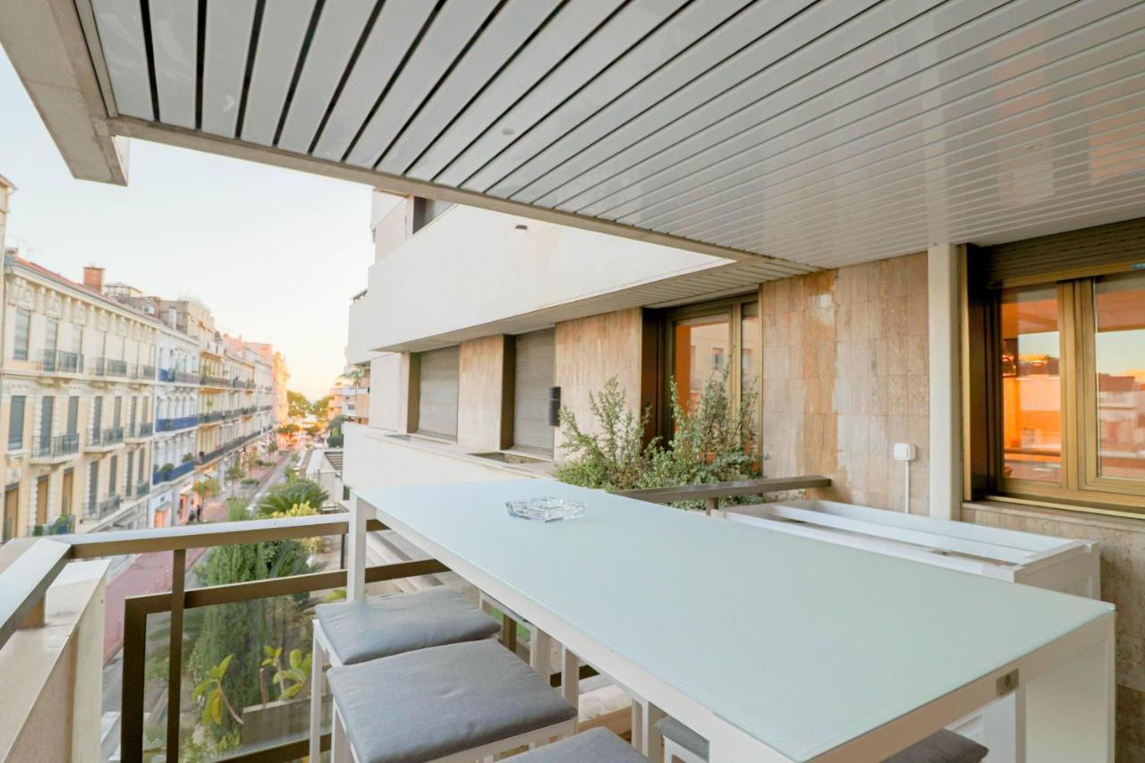 Apartment Gray Renovated Luxurious Located In *