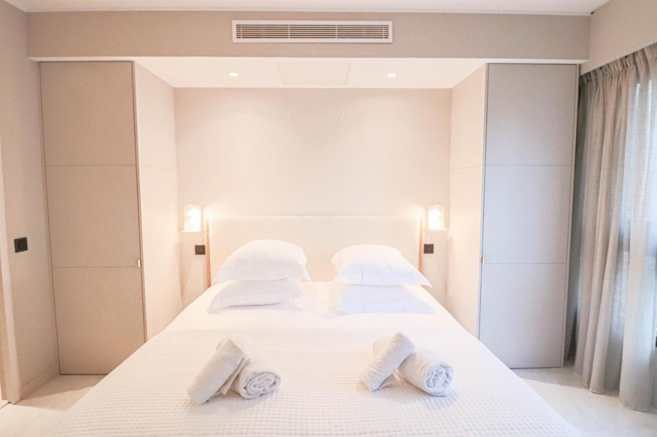 Apartment Gray Renovated Luxurious Located In *