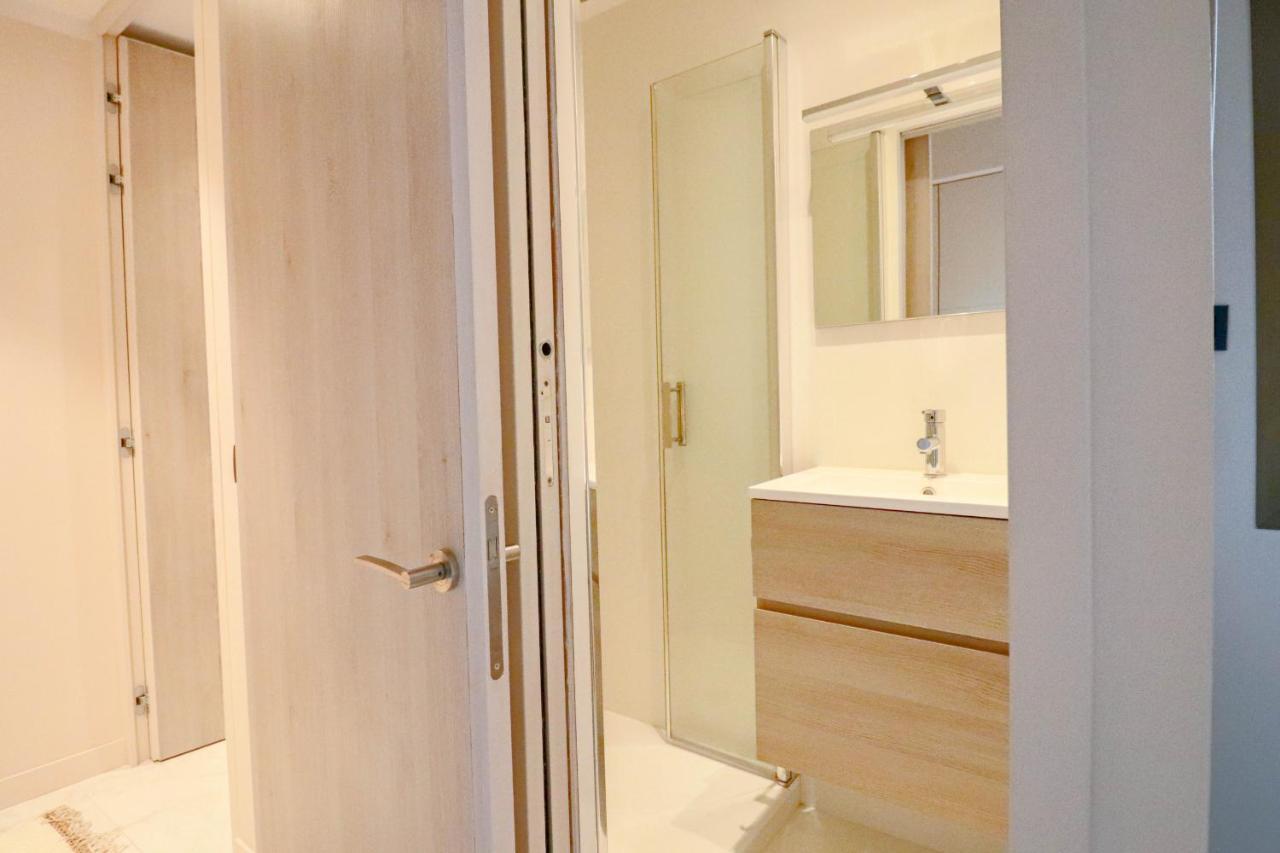 Gray Renovated Luxurious Located In * Cannes