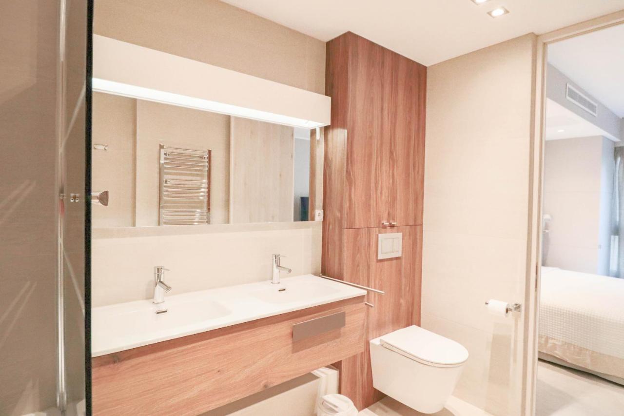 Apartment Gray Renovated Luxurious Located In *